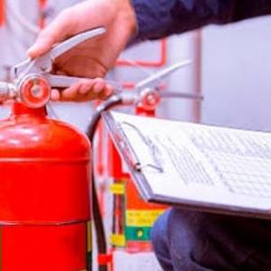 Manutenção de equipamento contra incêndio